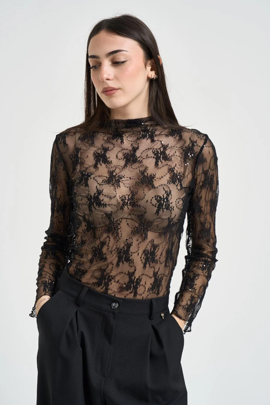T-shirt donna manica lunga in pizzo nera - immagine 2